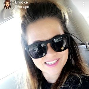 Meet your Posher, Brooke